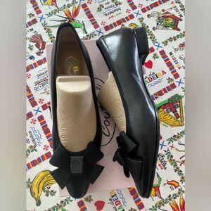 Browns couture Black Bow Flats
